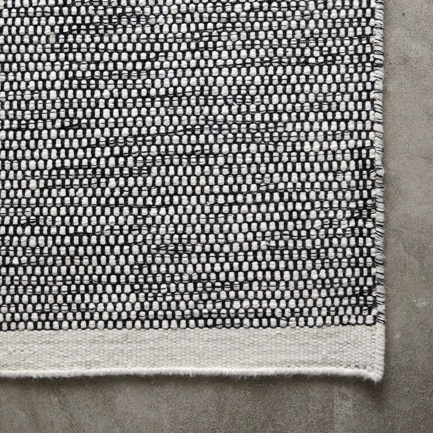 Loop White Rug 5 Loop White Rug - Image 3