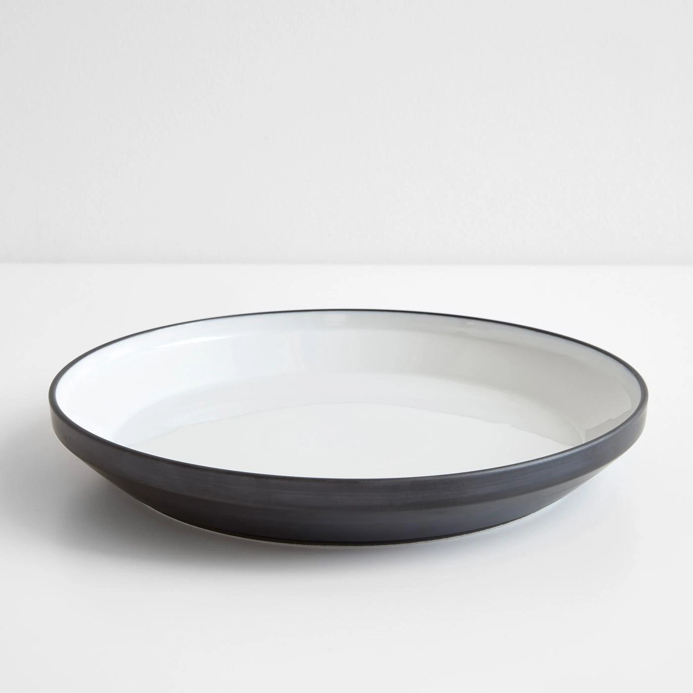 Rim Black Plate 9.5" 3 Rim Black Plate 9.5"