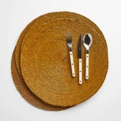 Onda Ochre Round Placemat -Furniture Store 102006 gallery 2