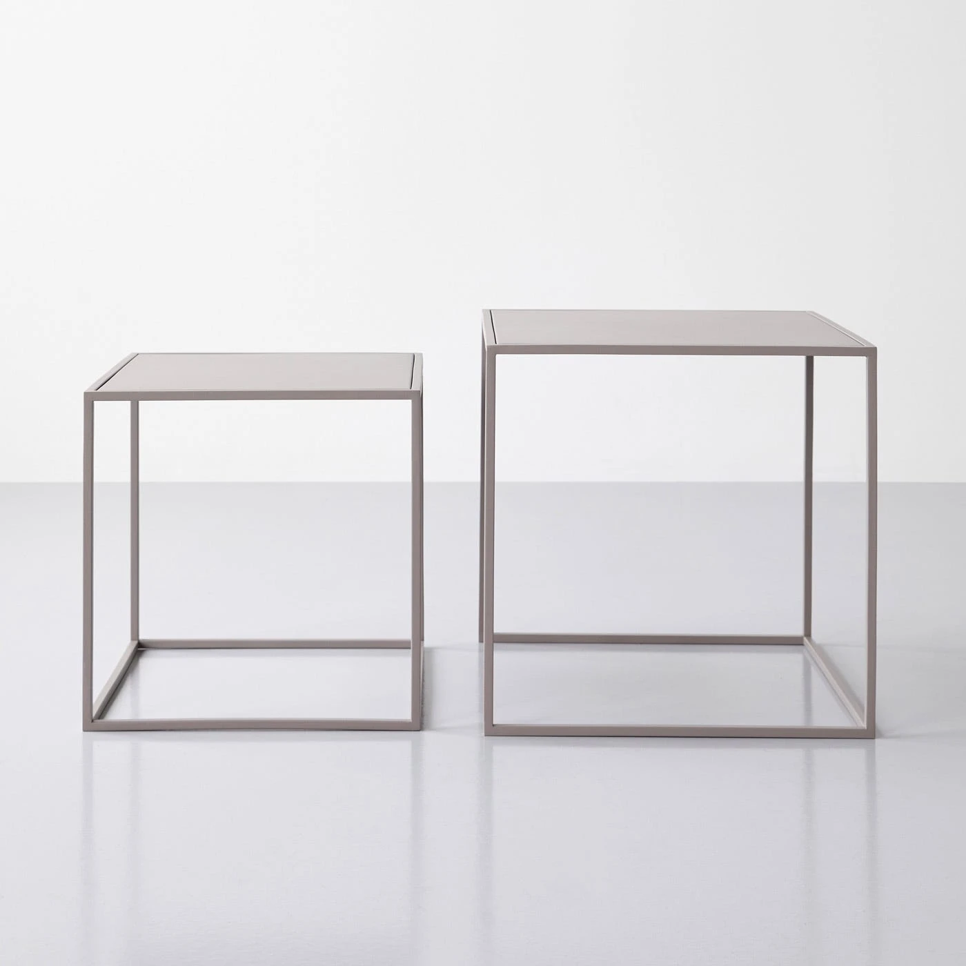 Fera Gray Nesting Tables Set Of 2 5 Fera Gray Nesting Tables Set Of 2 - Image 3