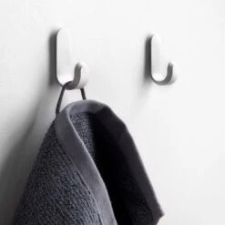 Logan Graphite Hand Towel -Furniture Store 102769 2 4