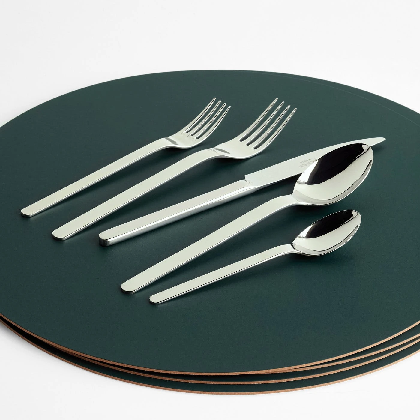 Dot Deep Pine Round Leather Placemat 5 Dot Deep Pine Round Leather Placemat - Image 3