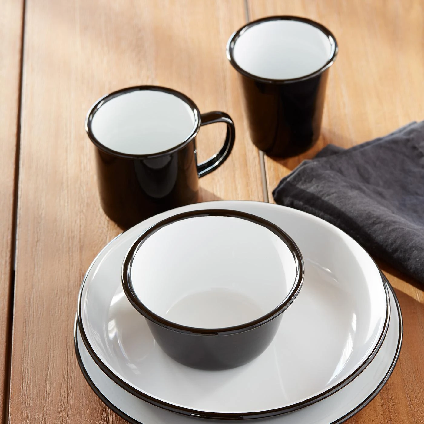 Falcon Black Enamelware Plates Set Of 4 7 Falcon Black Enamelware Plates Set Of 4 - Image 5