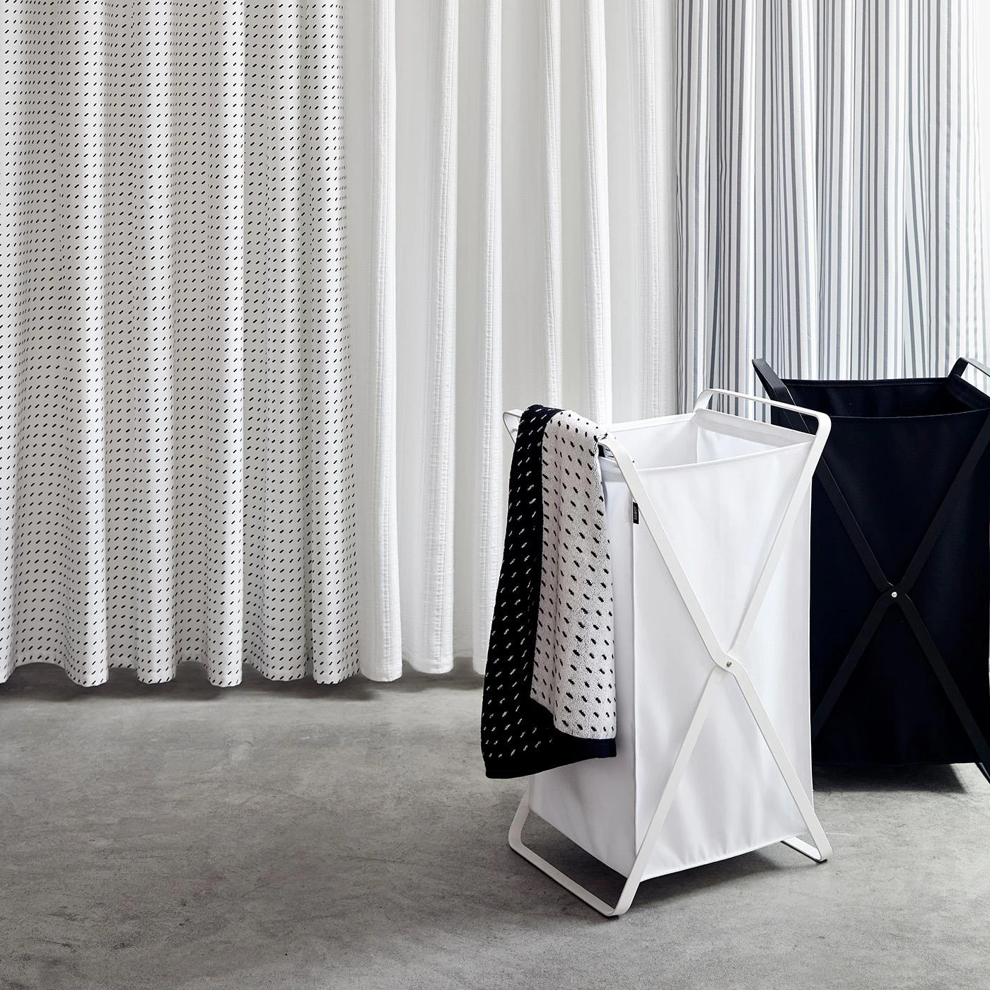 Tower White Laundry Hamper 9 Tower White Laundry Hamper - Image 7