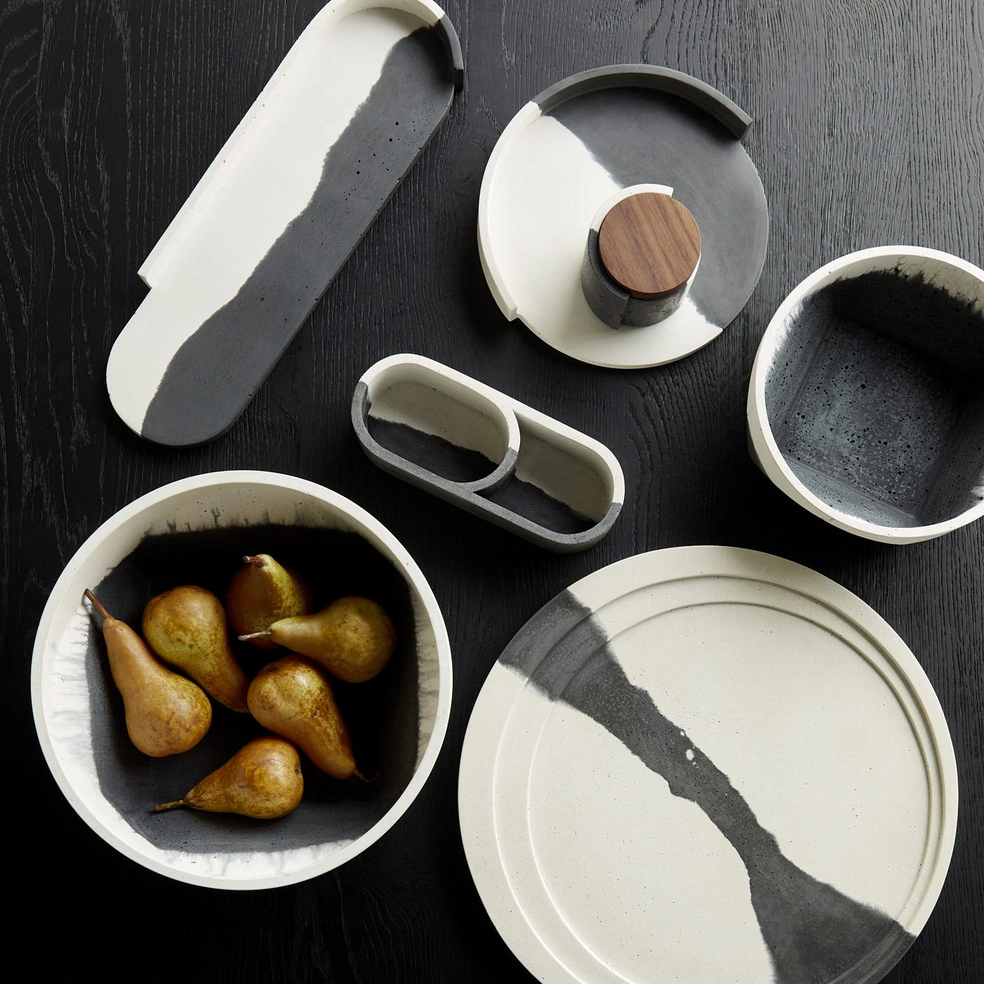 Slab Black And White Platter - Image 3