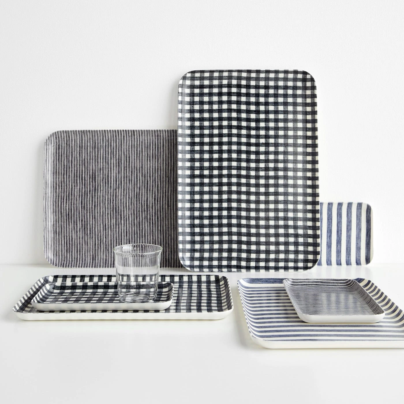 Check Navy Large Linen Coated Tray 8 Check Navy Large Linen Coated Tray - Image 6