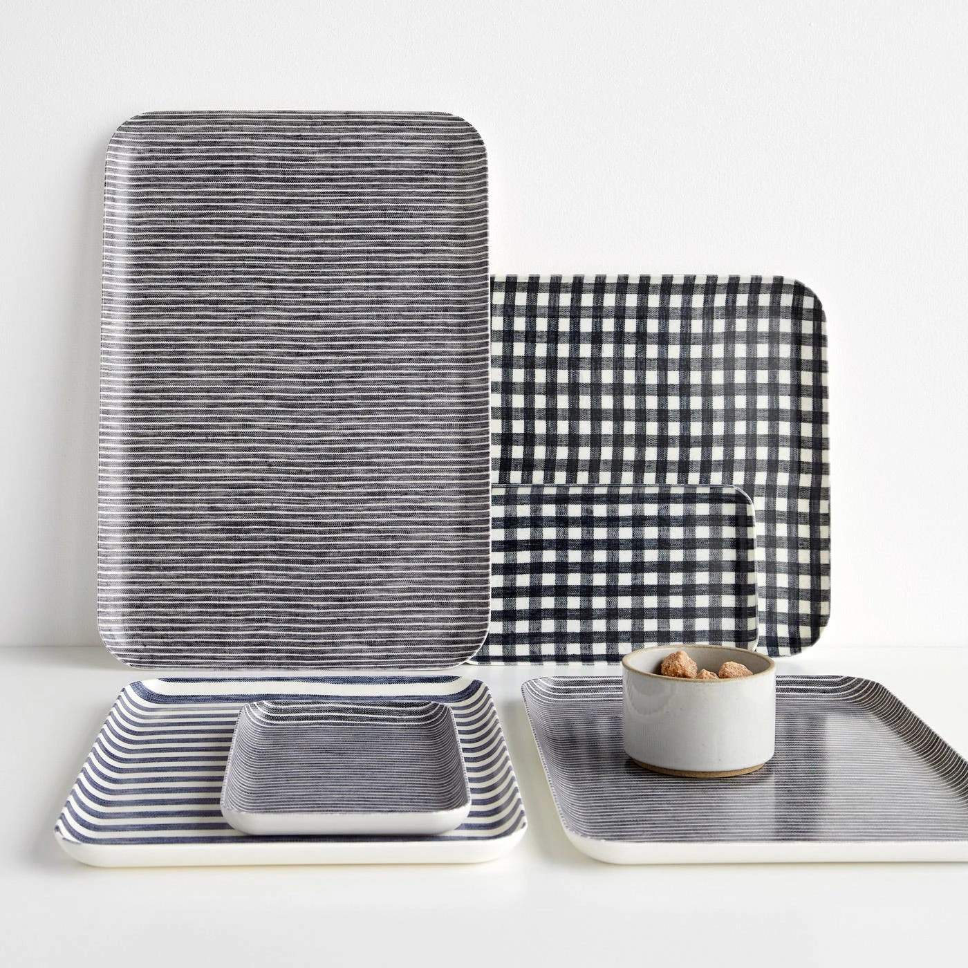 Check Navy Large Linen Coated Tray 9 Check Navy Large Linen Coated Tray - Image 7