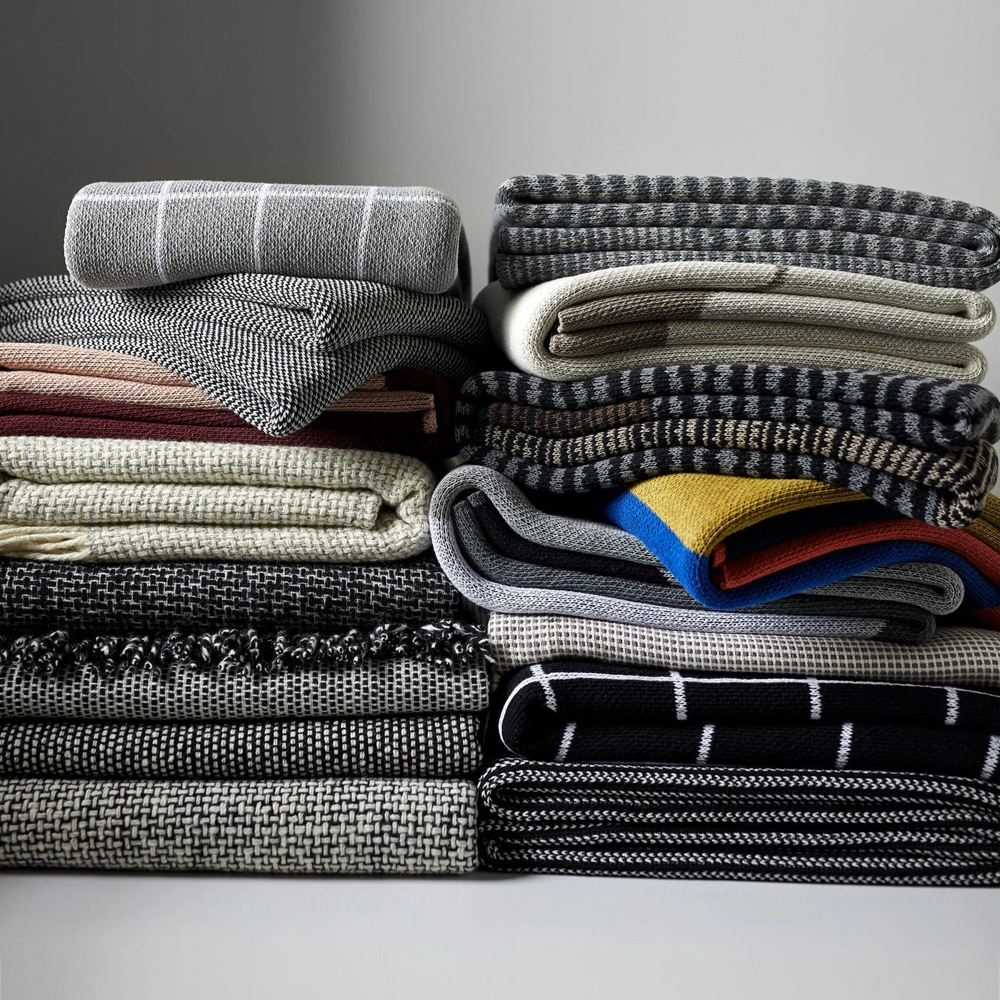 Grid Gray Knit Throw Blanket 12 Grid Gray Knit Throw Blanket - Image 10