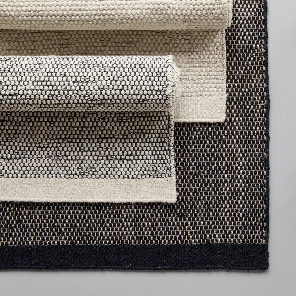 Loop Black Rug 5'7" X 7'9" 12 Loop Black Rug 5'7" X 7'9" - Image 10