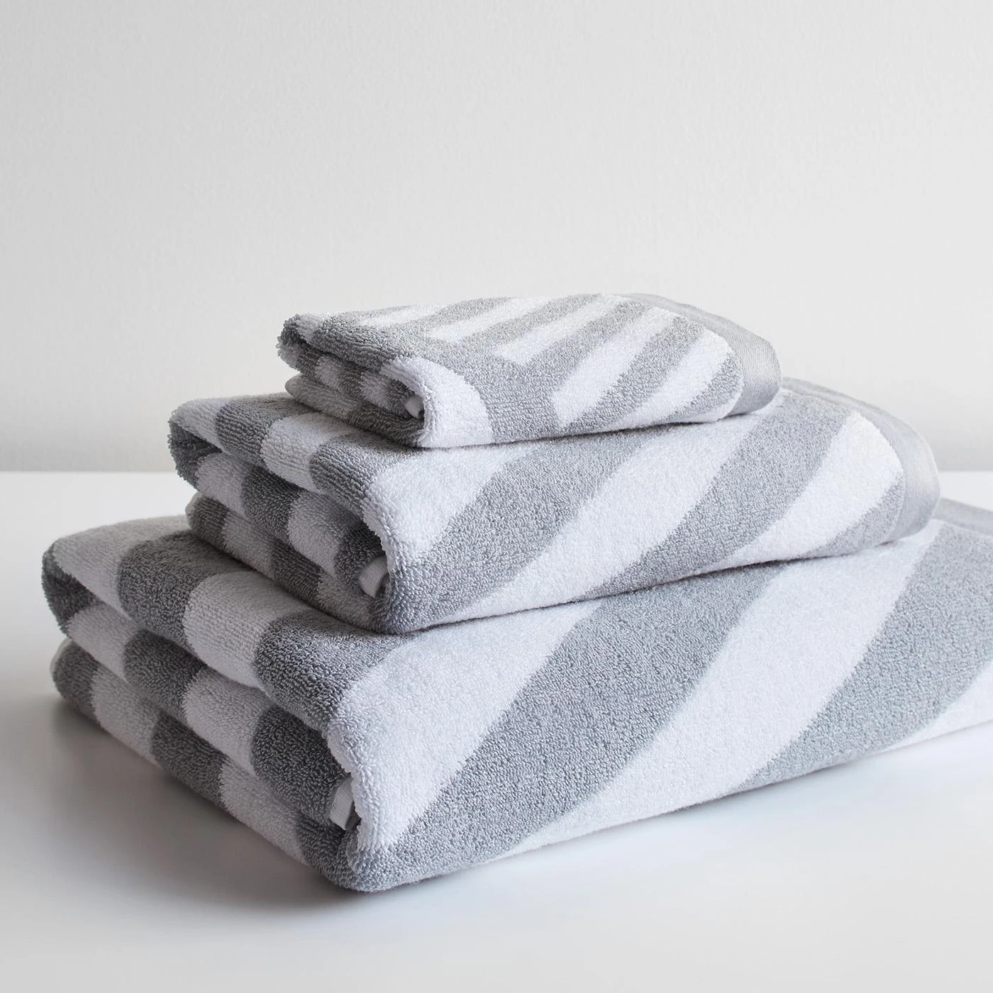 Milano Gray Bath Towel 5 Milano Gray Bath Towel - Image 3