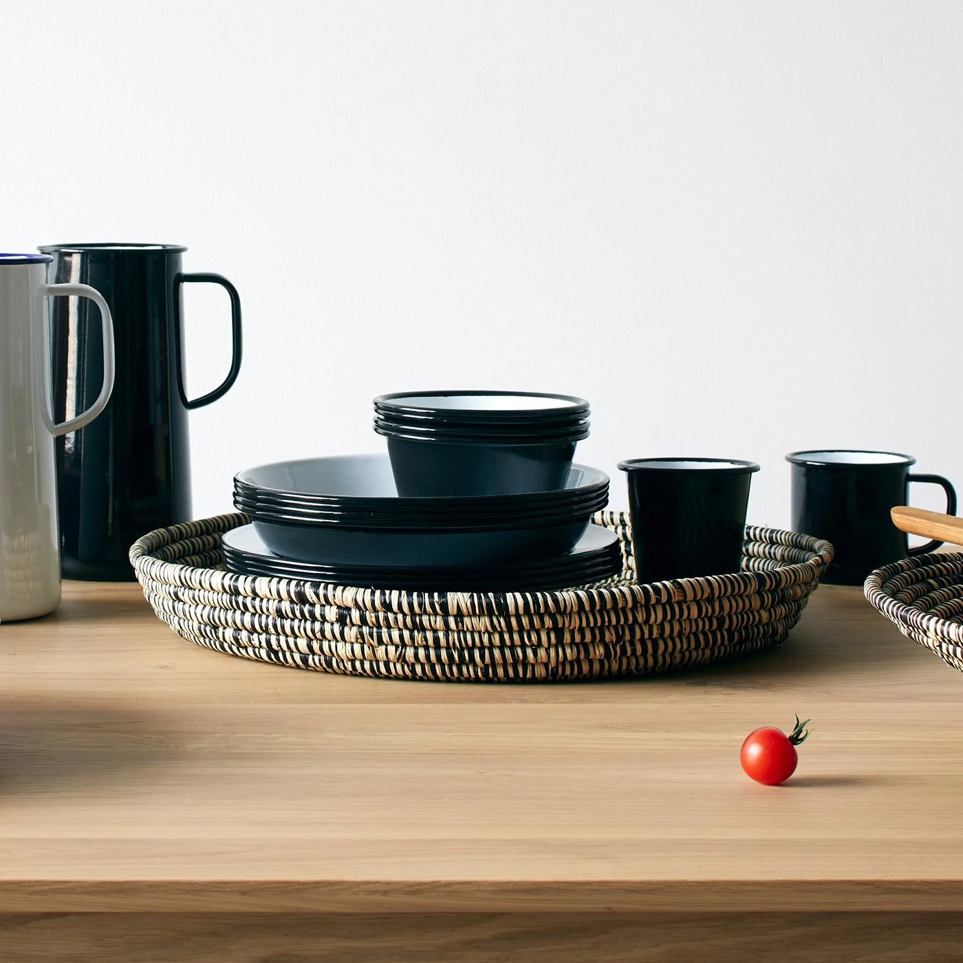 Falcon Black Enamelware Plates Set Of 4 8 Falcon Black Enamelware Plates Set Of 4 - Image 6