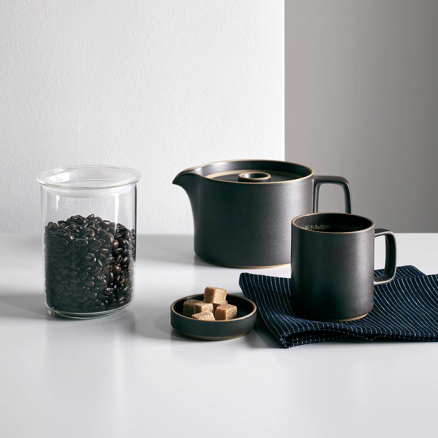 Hasami Black Teapot 40oz 9 Hasami Black Teapot 40oz - Image 7