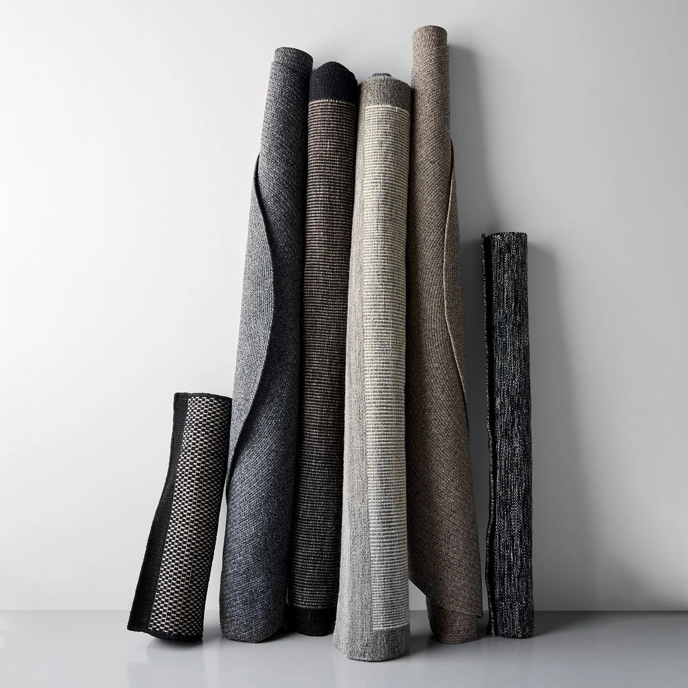 Loop Black Rug 5'7" X 7'9" 17 Loop Black Rug 5'7" X 7'9" - Image 15