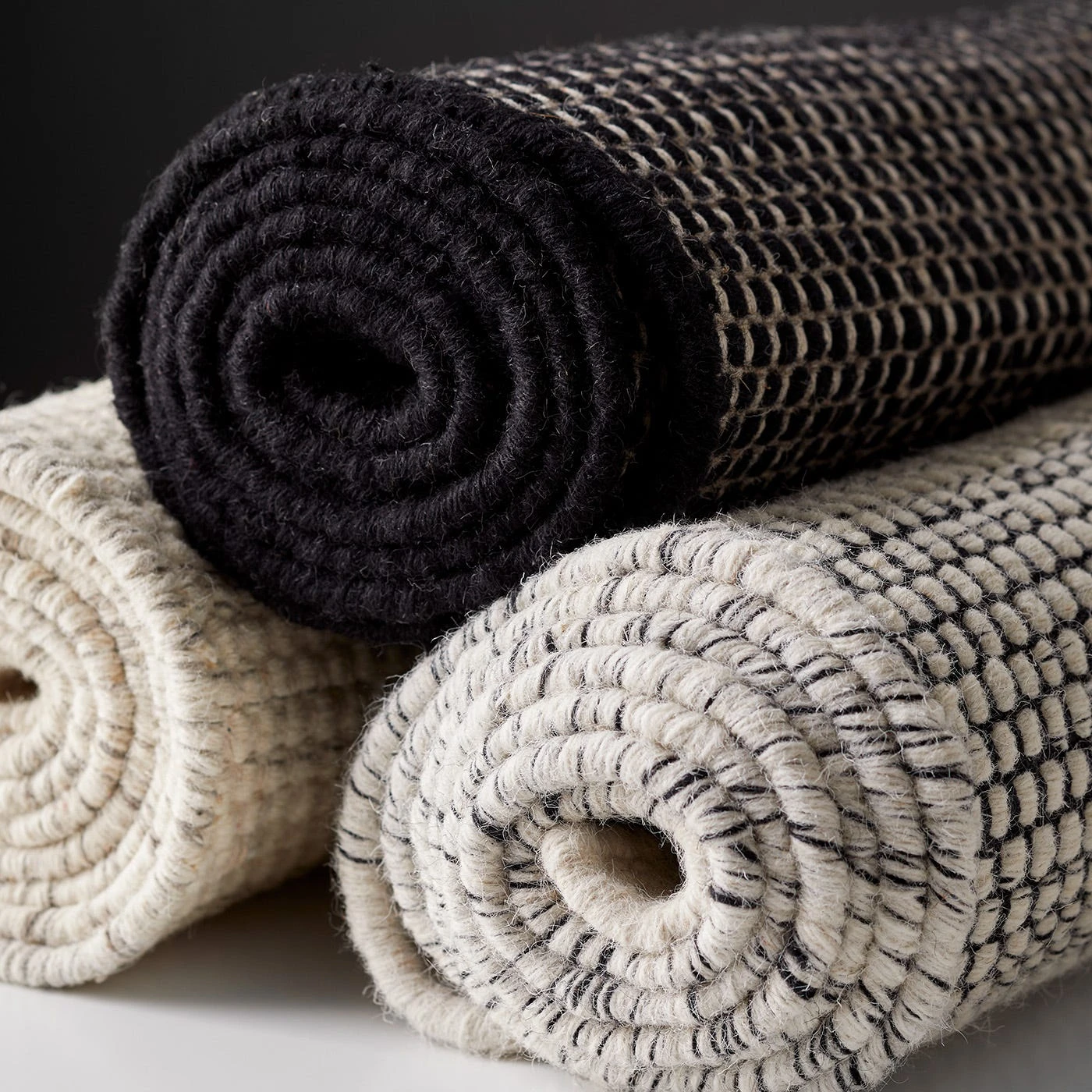 Loop Black Rug 5'7" X 7'9" 7 Loop Black Rug 5'7" X 7'9" - Image 5