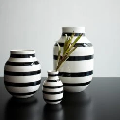 Omaggio Black Small Vase -Furniture Store unison 8 1710043