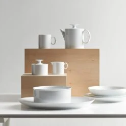 Medaillon Mug 19 Medaillon Mug -Furniture Store unison catalog 5 18 4602 1